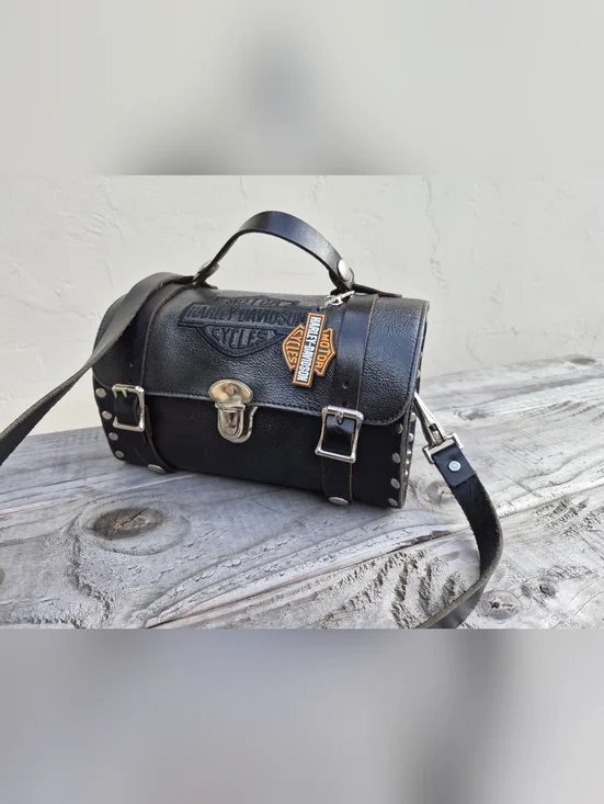 Harley-Davidson Black Leather Bag with Matching Studded Wallet - Picture 4 of 16